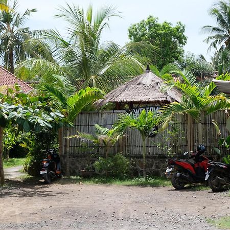 Edelweiss Homestay Kuta  외부 사진
